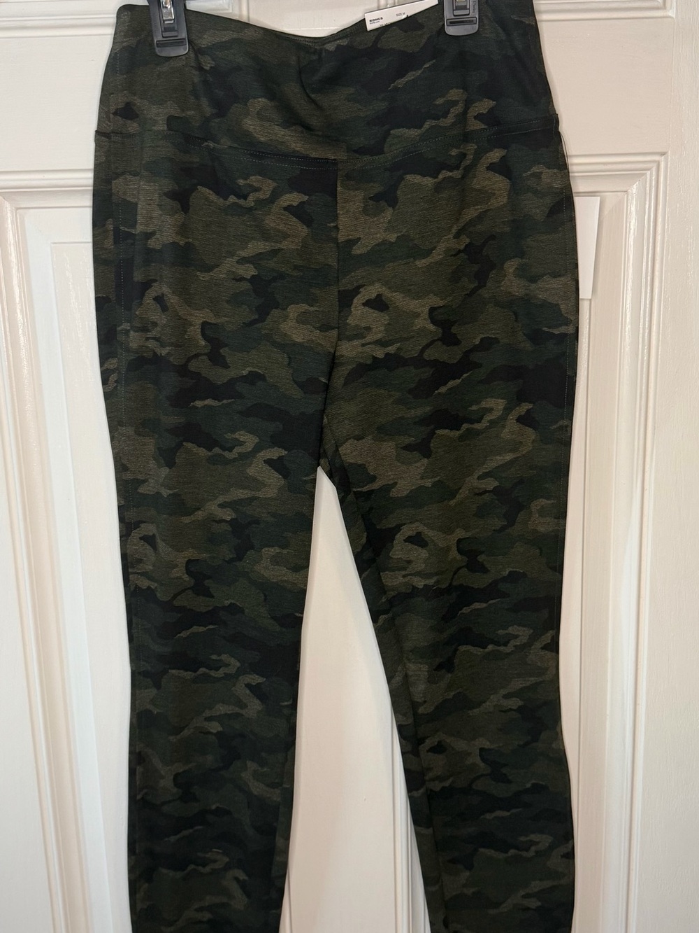 Nine West Camo Ponte Leggings/Pants – Size Medium – NWT